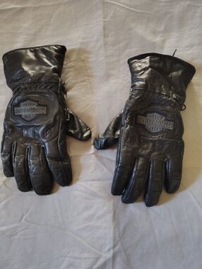 Harley-Davidson Black Leather Riding Gloves with Embossed Logo